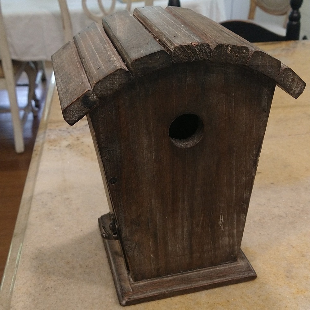 Vintage handmade birdhouse 10hi x 8h x 6d garden decor clean out door